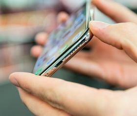 Det «tradisjonelle» iPhone-designet droppes trolig neste år, hvor alle de nye modellene skal få iPhone X-aktig design.