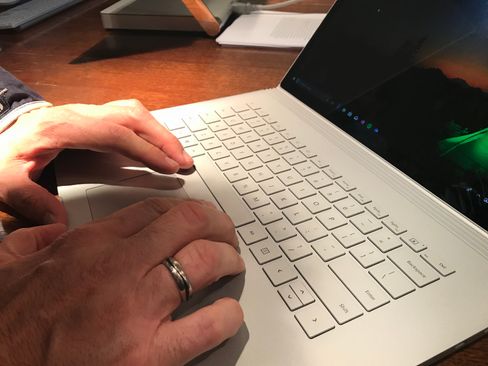 Tastaturet og pekeplata skal være uendret fra sist, uten at det er spesielt negativt.