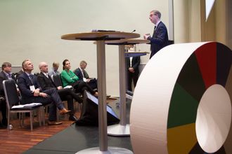 Olje- og energiminister Terje Søviknes (Frp) forteller om regjeringens strategi for havvind på Zerokonferansen 2017.