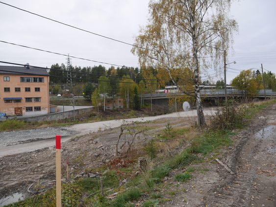 MYE HAR SKJEDD: Her på Trelasttomta er alle de gamle bygningene revet, og her skal det bygges boliger.