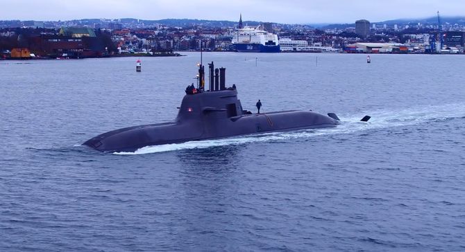 U36 i indre havnebasseng i Oslo i desember 2016.