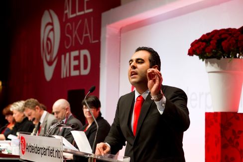 Masud Gharahkhani på talerstolen under landsmøtet i Arbeiderpartiet i 2011.