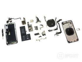 iPhone X ferdig demontert.