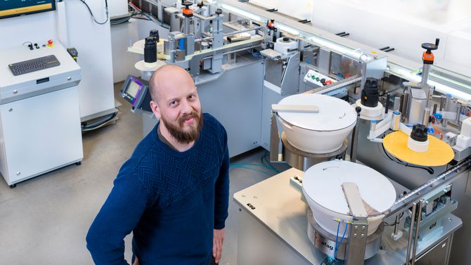 Kompleks: Inspeksjons og pakkemaskinen til Bayer er en av de mest komplekse prosjektene Cody har gjennomført, sier assisterende daglig leder i Cody AS, Magnus Skoglund Larsen