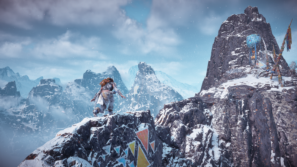 Selv de skarpeste fjellryggende er overkommelige for Aloy.