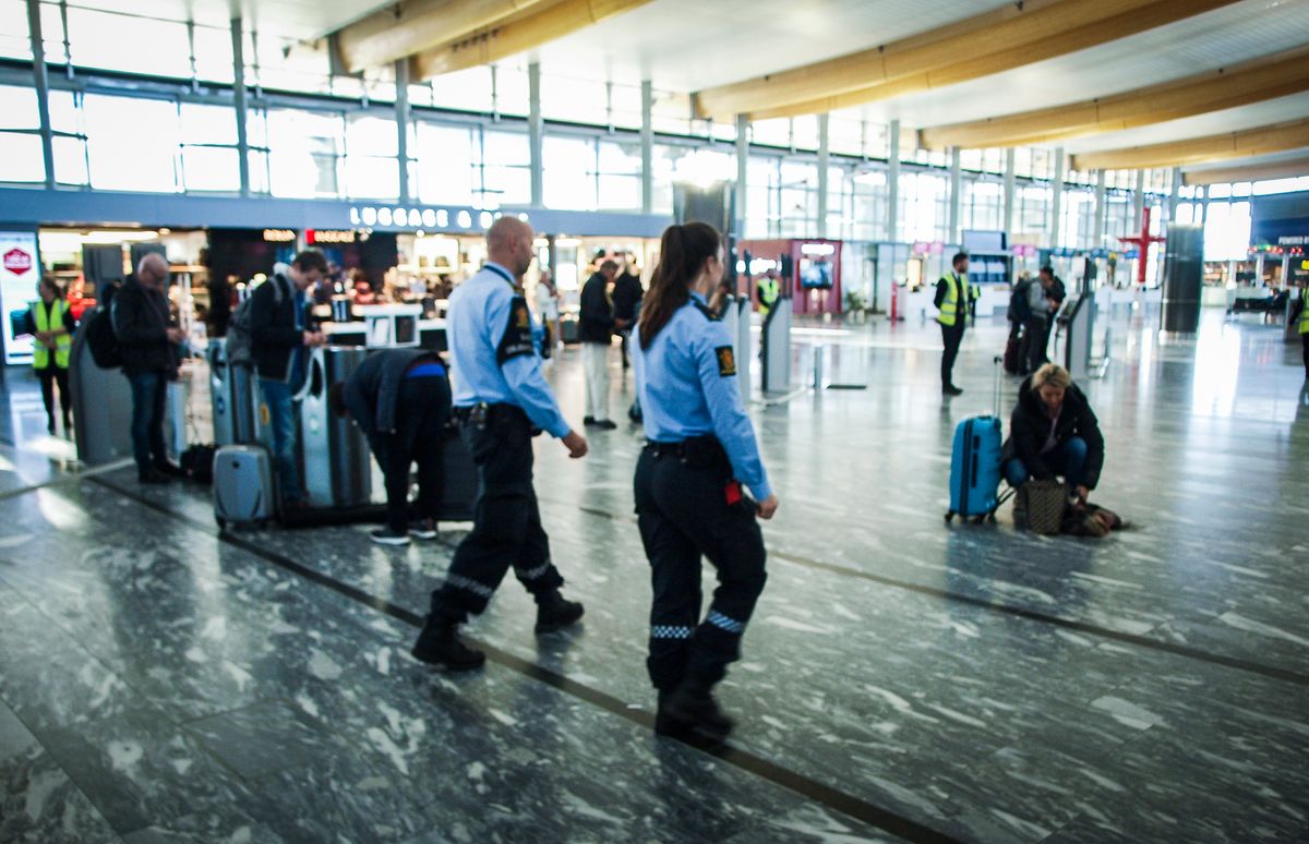 Bevæpner politiet på Oslo lufthavn - Politiforum.no