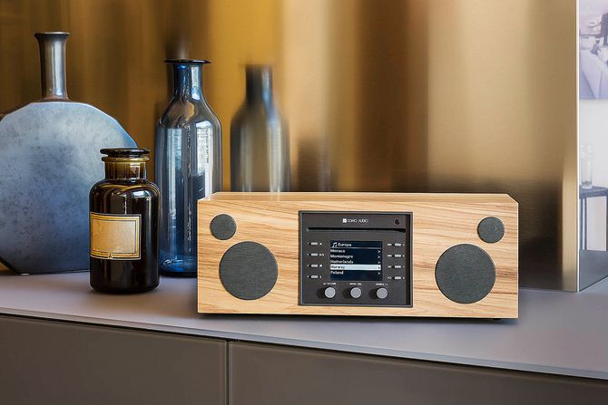 Musica har i tillegg til internettradio, DAB og alle de andre funksjonene også en CD-spiller innebygd. Foto: Como Audio.