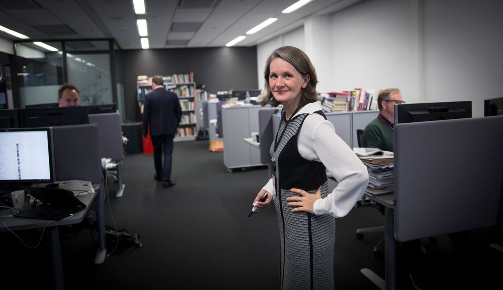 Hanne og gutta: Hanne Skartveit har ansvaret for åtte personer i sin avdeling.