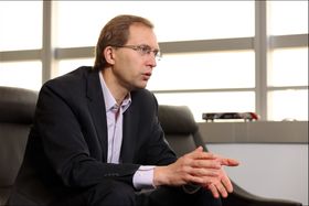 Alstom og konsernsjef Henri Poupart-Lafarge har nye tanker om hvordan hele mobiliteten organiseres.