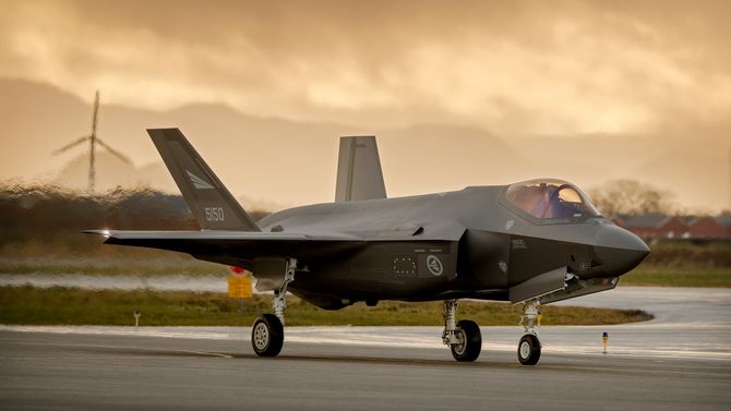 Et av de tre første norske F-35A (AM-10) uten påmontert bremseskjerm.