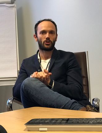 Omnia-søket gir treff eller ikke-treff i andre lands desentraliserte databaser, men personopplysningene må bestilles etterpå, forklarer Jørgen Lunde Ronge i Kripos.