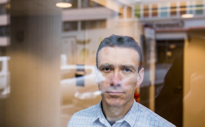REAGERER: Bevæpningsutvalgets leder mener PST må ha holdt tilbake informasjon fra dem. Dette tilbakeviser både PST-sjef Bjørnland og PST-tillitsvalgt Hekkås på det sterkeste.