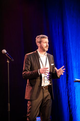 Fredrik Ohlsén, administrerende direktør i Basefarm, ved åpningen av det nye datasenteret på Lørenskog.