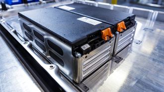 Batteriene skal kunne kobles sammen parallellt for nær uendelig kapasitet.