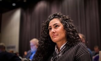 Nasim Karim sitter i PFs likestillings- og mangfoldsutvalgt, og har jobbet og hatt kontakt med flere kvinner som har opplevd uønsket oppmerksomhet.