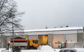 KLARE FOR AKSJON: Brøytemannskapene til kommunen står klare for å brøyte og strø de kommunale veiene i vinter.