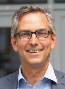 Det er allerede vanskelig å skaffe nok kvalifiserte IT-eksperter. Fremover blir det enda vanskeligere, mener Michael Jacobs.