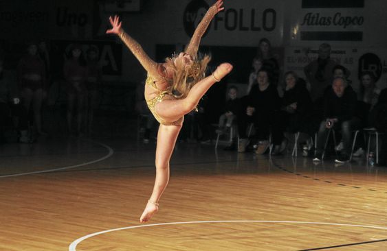 KVALIFISERT: Emilie Bekken er en av Follos dansere som er kvalifisert for å kjempe om tittelen Årets Danser til helgen.