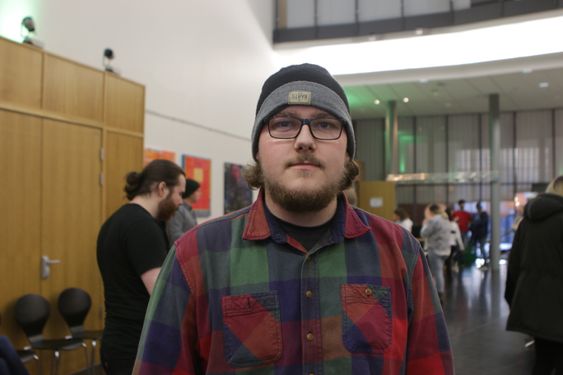 INSPIRERENDE DAG: Daniel Nordby (22) fra Ski tok turen til Kolben på tirsdag for å lære mer om hvilke muligheter som faktisk finnes i arbeidsmarkedet. – Det er mange tilbud jeg ikke visste om, så dette var en bra dag, sier han.