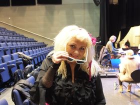 INVITERER TIL SHOW: Conny Skogstad.