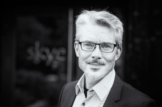 I følge leder Stephan Nilsson i Norges Bitcoin- og Blockchainforeningen fungerer bruken av Bitcoin som en organisert, men uavhengig og desentralisert markedsplass.