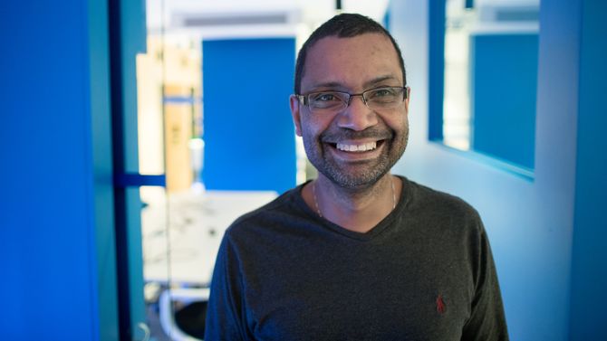 Heri Ramampiaro ved Telenor-NTNU AI-Lab.
