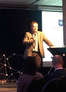 Dyrdal presenterte sin nye organisasjon under en konferanse i dag.