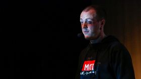 Føredrag: Stian Sivertzen har nettopp blitt MOT ambassadør og kom til Sogndal for å snakke om karrieren hans.