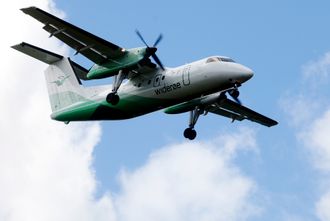 Mange Widerøe-fly ble kansellert i sommer. Men ikke bare på grunn av bemanningsmangel, understreker selskapet.