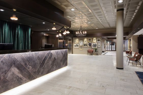 LOBBY: Slik ser lobbyen ut etter oppussingen.
