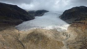 Klarer vi å bremse klimaendringene og nå togradersmålet er det fortsatt håp for norske isbreer.
