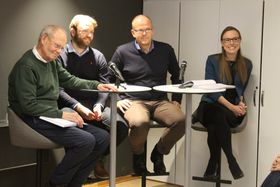 DEBATT: Forskarane bak rapporten deltok òg i paneldebatten på seminaret. Frå venstre: Thor bjørklund, Bjarte Folkestad, Jan Erling Klausen og Signe Bock Segaard.