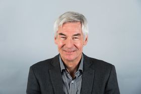 FULL FART FOROVER: Fremtidsutsiktene er lyse, og det er bare å gi gass, sier seniorøkonom Kjell Senneset ved Prognosesenteret AS.