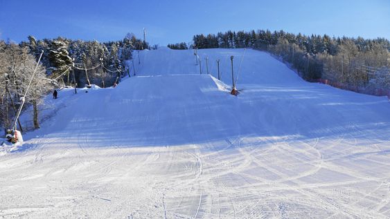 SLIK LIKER VI DET: Her ser du Ingierkollen på en perfekt vinterdag! Vi håper på mange slike dager i vinter!