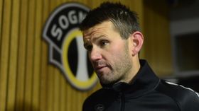 NØGD: Trenar Eirik Bakke var nøgd med å halda nullen og få med seg sigeren før bortemøtet på laurdag.