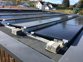 Solcelleanlegg på 33 m2.