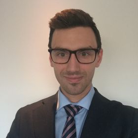 IKKE POKER PÅ FULLTID: Til daglig har Tim Klarpås (33) fra Kolbotn ansvaret for forsikringsavdelingen i Inventos Kapitalforvaltning i Oslo.