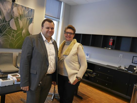 FORTSETTER ARBEIDET: Nå er det ingen vei tilbake, og ordfører Thomas Sjøvold i Oppegård og Hanne Opdan i Ski kan fortsette arbeidet med sammenslåingen av Ski og Oppegård.