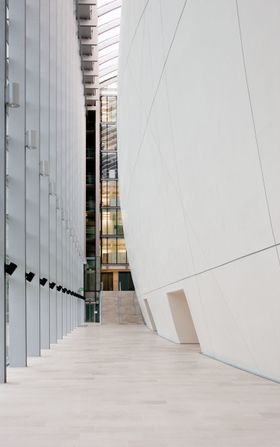 Utvidelse av Natural History museum i London utformet som en stor kokong, som samler Darwins arkiv i en glassboks.