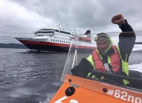 JUBEL: Slik markerer hotellkongen sitt nye samarbeid med Hurtigruten på sin egen Facebook-side.