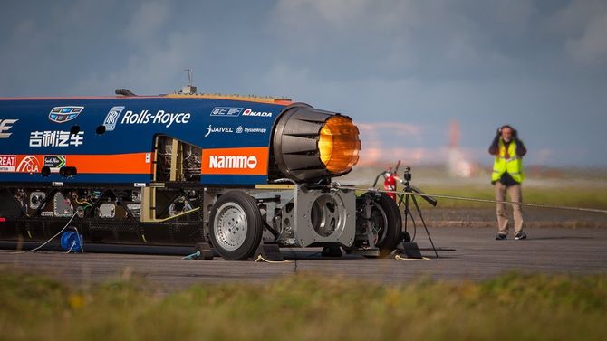 I september ble Bloodhound SSC spent fast og for første gang testet med EJ200-motoren med full etterbrenner.