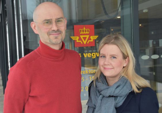 Karl Idar Gjerstad og Nina Martinsen i Statens vegvesen.