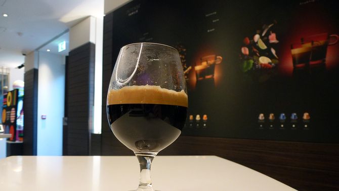 Stedets sterkeste espresso servert i et glass som er tilpasset kaffen for å få det beste ut av den.