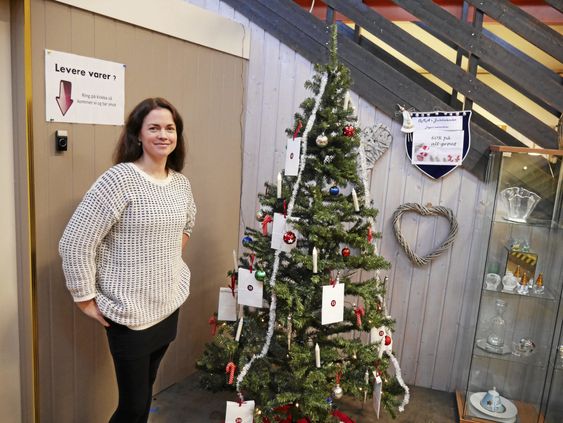 KALENDER: OMA har sin egen julekalender, hvor det avsløres nye tilbud hver eneste dag av den første kunden i butikken.