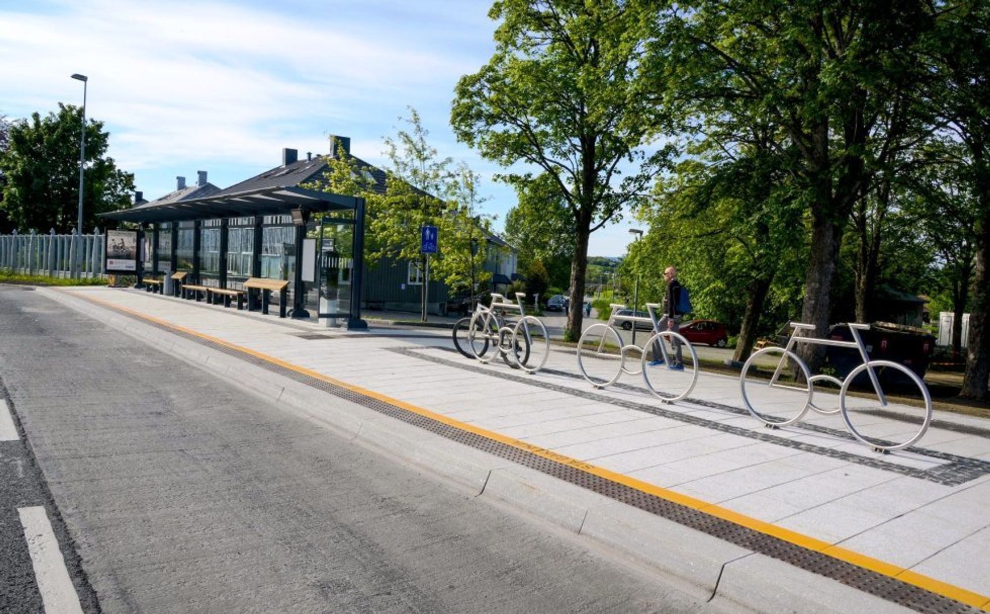 Noen slike holdeplasser for Metrobuss er allerede ferdig i Trondheim. Fire til skal anlegges i oppdraget som er ute på anbud nå. 