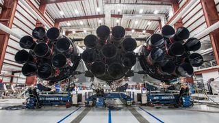 Rakettmotorene til Falcon Heavy.