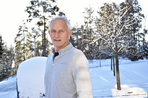 FORSTÅELSE: – Selv var jeg ingen stjerneelev, og måtte ta gymnas om igjen. Dette har kanskje gjort at jeg har en større forståelse for de som ikke får det helt til, sier den erfarne læreren.