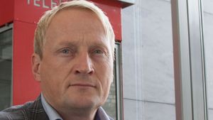 Kenneth-Olsen04.300x169.jpg