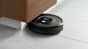 Roomba%2B980_toe%2Bkick.300x169.jpg