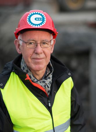 Mef-direktør Trond Johannesen ber om at det settes fortgang i veiutbyggingen slik at ledig kapasitet kan utnyttes.